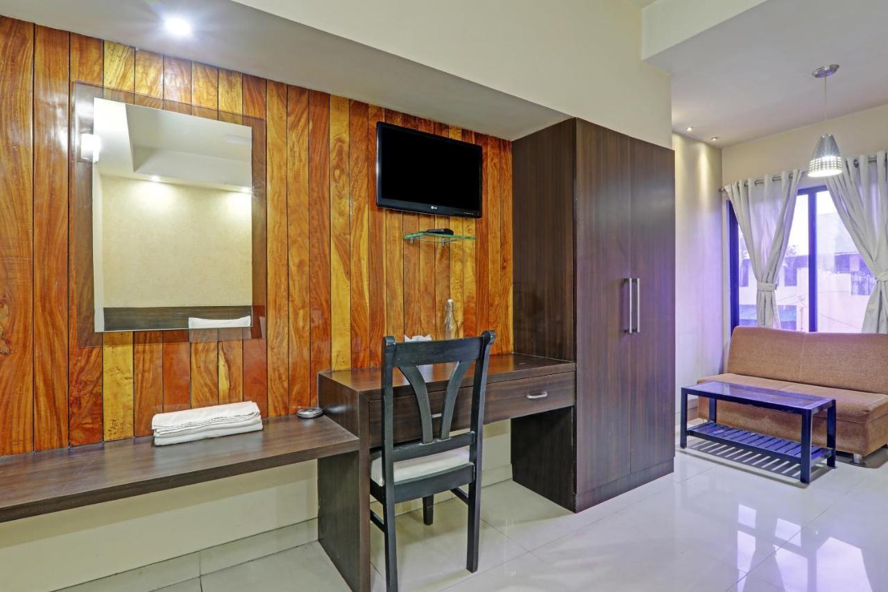 Townhouse Oak Hotel Shelter Lucknow Exterior foto